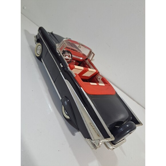 Road Tough 1:18 Scale Die Cast 1957 Chevrolet Bel Air Convertible Classic Car - Picture 2 of 12